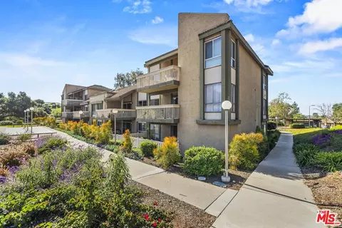 824 Pinetree Cir #14, Thousand Oaks, CA 91360