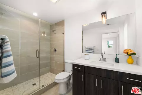 Bath - 1664 Vincente Ave, Placentia, CA 92870 photo 3 of 3