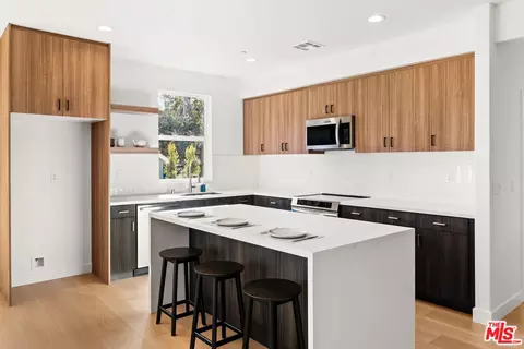 Kitchen - 1664 Vincente Ave, Placentia, CA 92870 photo 2 of 3