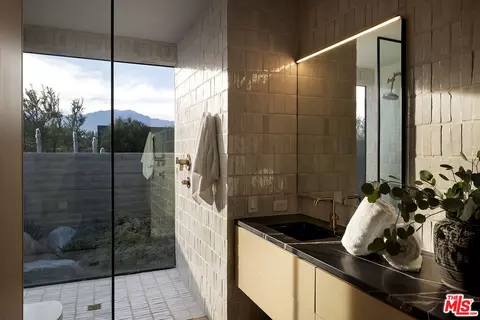 Bath - 2 Echo Ln, Rancho Mirage, CA 92270 photo 5 of 5