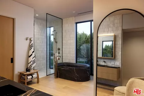 Bath - 2 Echo Ln, Rancho Mirage, CA 92270 photo 1 of 5