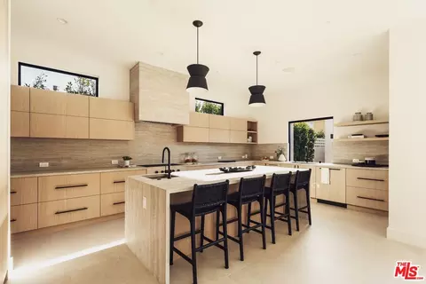 Kitchen - 2115 Walnut Ave, Venice, CA 90291 photo 1 of 3