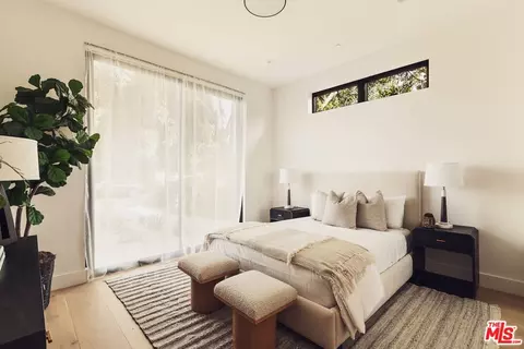 Bedroom - 2115 Walnut Ave, Venice, CA 90291 photo 1 of 6