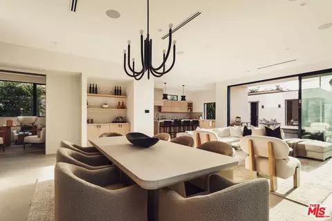 Dining - 2115 Walnut Ave, Venice, CA 90291 photo 3 of 3