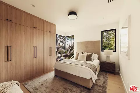 Bedroom - 2115 Walnut Ave, Venice, CA 90291 photo 4 of 6
