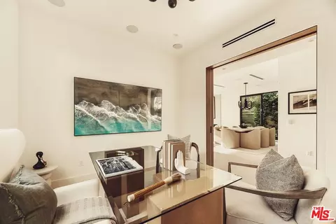 Other - 2115 Walnut Ave, Venice, CA 90291 photo 3 of 9