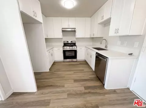 13142 E Mesa Verde Dr, Moorpark, CA 93021 photo 2