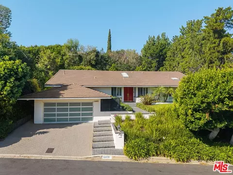 10853 Via Verona St, Los Angeles, CA 90077