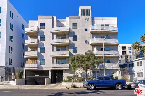 1025 Dewey Ave #202, Los Angeles, CA 90006