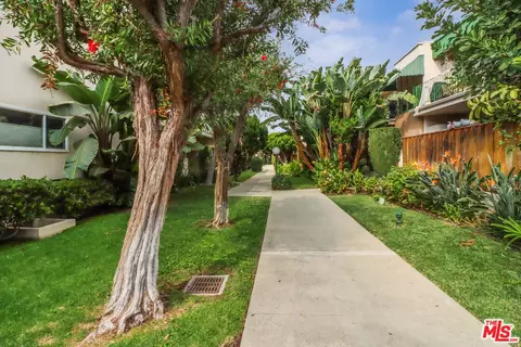 11121 Queensland St #H42, Los Angeles, CA 90034