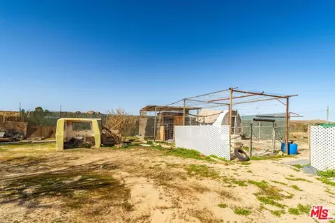 Exterior - 45611 250th St, Lancaster, CA 93535 photo 11 of 13