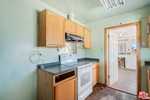 Kitchen - 45611 250th St, Lancaster, CA 93535 photo 3 of 3