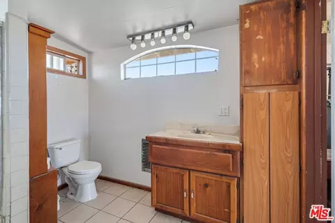 Bath - 45611 250th St, Lancaster, CA 93535 photo 2 of 4