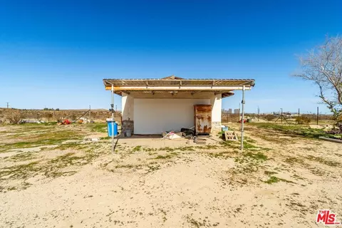 Exterior - 45611 250th St, Lancaster, CA 93535 photo 6 of 13