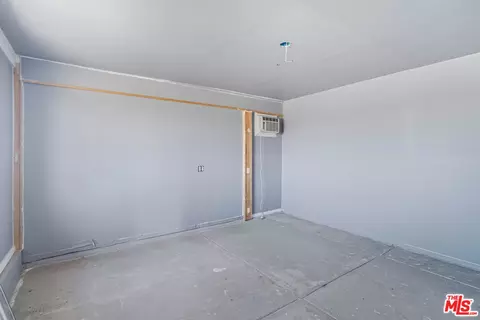 Bedroom - 45611 250th St, Lancaster, CA 93535 photo 3 of 3