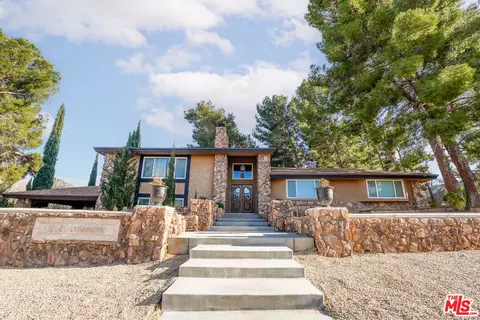 42060 Parkmont Dr, Quartz Hill, CA 93536