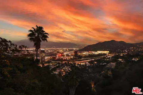 3200 Wrightwood Dr, Studio City, CA 91604