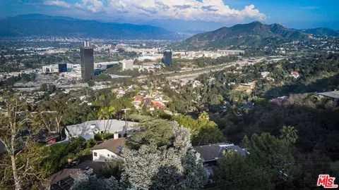 View/Area - 3200 Wrightwood Dr, Studio City, CA 91604 photo 1 of 1