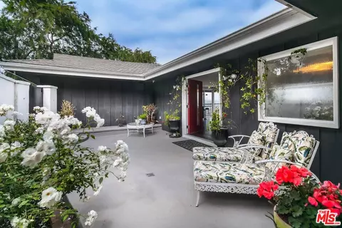 Exterior - 3200 Wrightwood Dr, Studio City, CA 91604 photo 6 of 13