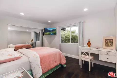 Bedroom - 3200 Wrightwood Dr, Studio City, CA 91604 photo 3 of 4