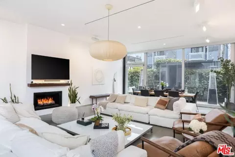 17 N Venice Blvd, Venice, CA 90291