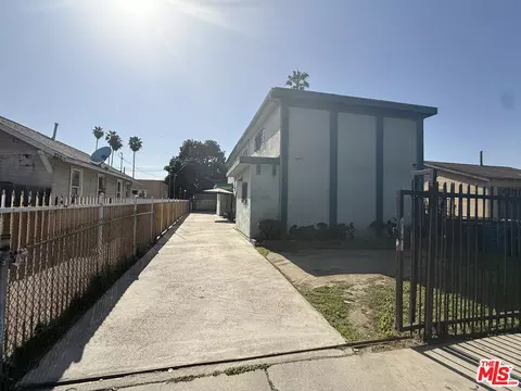 218 E 76th Pl, Los Angeles, CA 90003