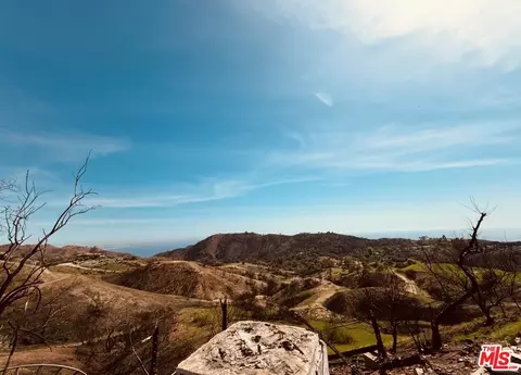 2566 Tuna Canyon Rd, Topanga, CA 90290