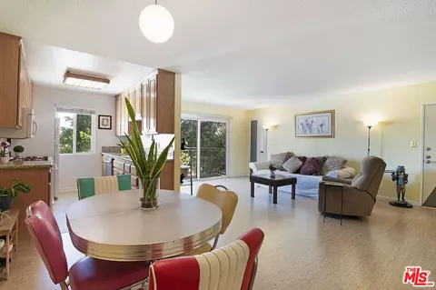 5252 Coldwater Canyon Ave #214, Sherman Oaks, CA 91401