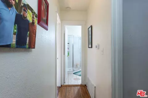 Entry Way - 1191 Sunset Ave, Pasadena, CA 91103 photo 3 of 4