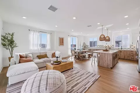 1672 Coral Sea Ln, San Pedro, CA 90732