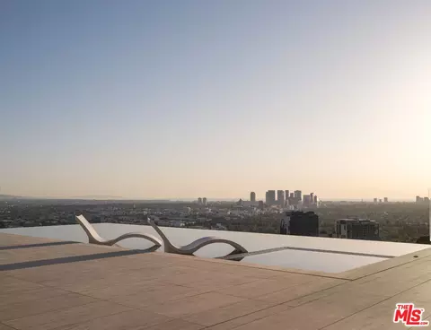 1305 Collingwood Pl, Los Angeles, CA 90069