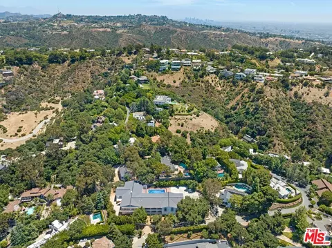 9669 Oak Pass Rd, Beverly Hills, CA 90210