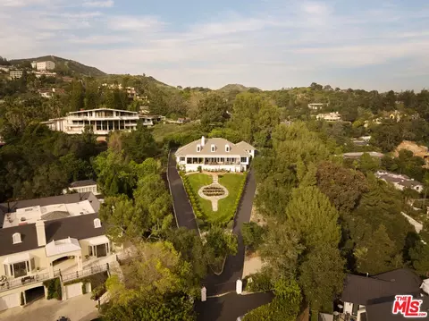 949 N Norman Pl, Los Angeles, CA 90049