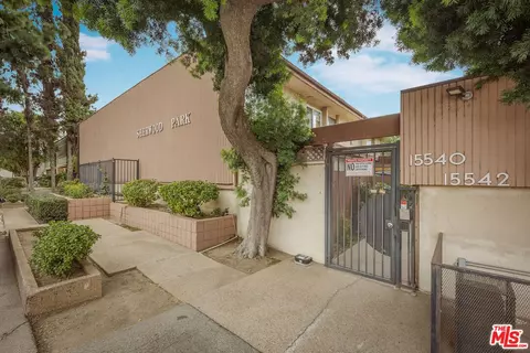 15540 Sherman Way #14, Van Nuys, CA 91406