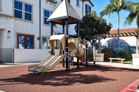 Exterior - 659 S A St, Oxnard, CA 93030 photo 1 of 1
