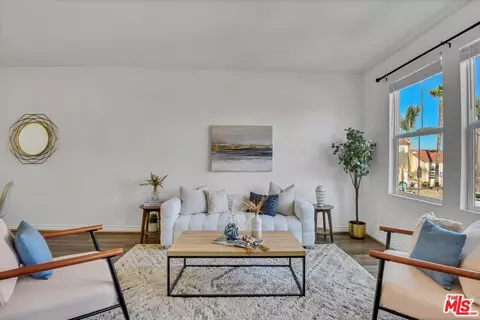 Living - 659 S A St, Oxnard, CA 93030 photo 2 of 2