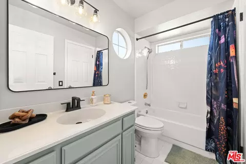 Bath - 824 Cooper Dr, Lompoc, CA 93436 photo 3 of 5