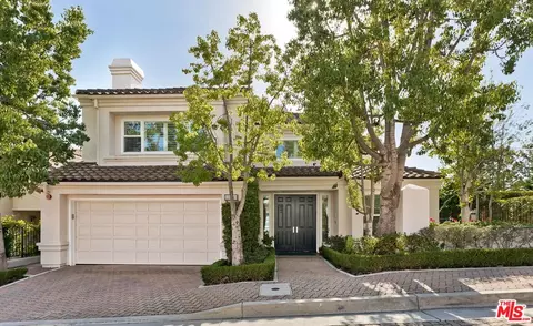 11820 Gwynne Ln, Los Angeles, CA 90077