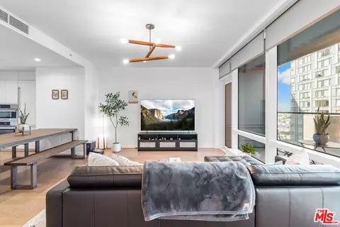 877 Francisco St #1116, Los Angeles, CA 90017