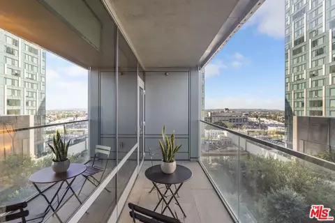 877 Francisco St #1116, Los Angeles, CA 90017