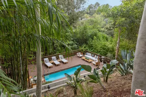 3184 Deronda Dr, Los Angeles, CA 90068