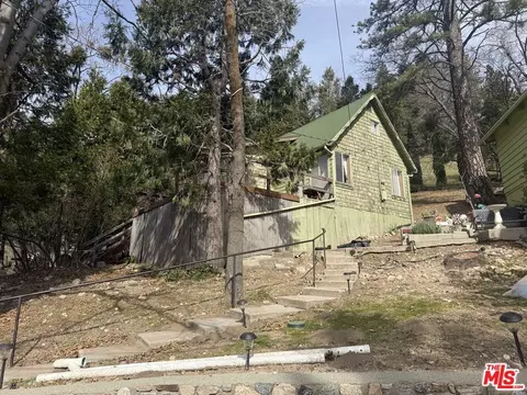 21854 Whispering Pines Dr, Cedarpines Park, CA 92322