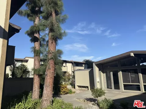 802 Coriander Dr #B, Torrance, CA 90502