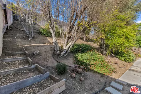 Exterior - 15 Oak Cliff Dr, Phillips Ranch, CA 91766 photo 4 of 12