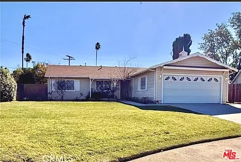 6300 Kenwater Ave, Woodland Hills, CA 91367