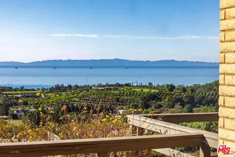 View/Area - 450 Lambert Rd, Carpinteria, CA 93013 photo 3 of 5