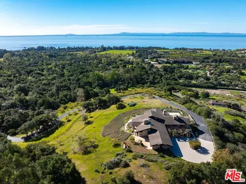 450 Lambert Rd, Carpinteria, CA 93013