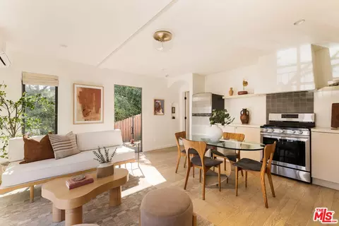 3200 Larissa Dr, Los Angeles, CA 90026