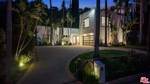 4858 Topeka Dr, Tarzana, CA 91356