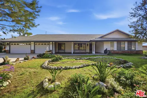 25945 Fran Lou Dr, Moreno Valley, CA 92557